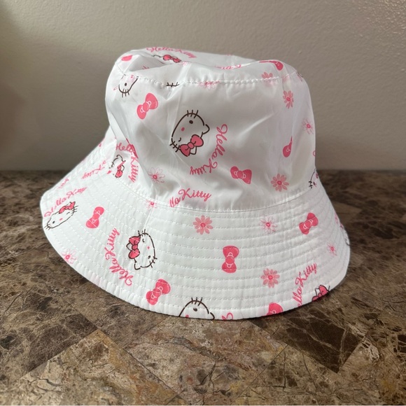 Sanrio Hello Kitty White And Pink Reversible Bucket Hat - Picture 2 of 9